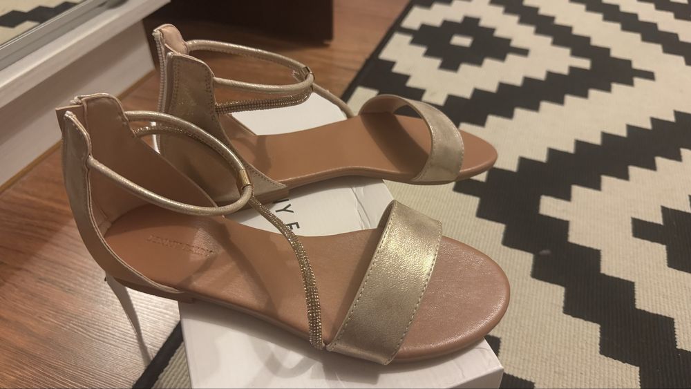 Sandaly zlote firmy jenny fair r 38 nowe