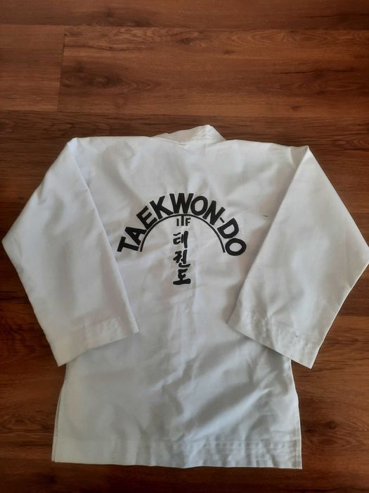 Strój taekwondo szyty na wymiar.