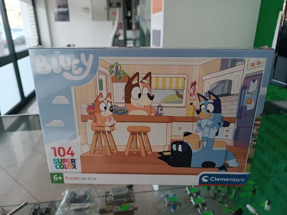 OUTLET:Puzzle Clementoni Bluey 38x27cm 104 peças