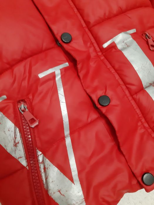 Дуже тепла курточка на хлопчика.