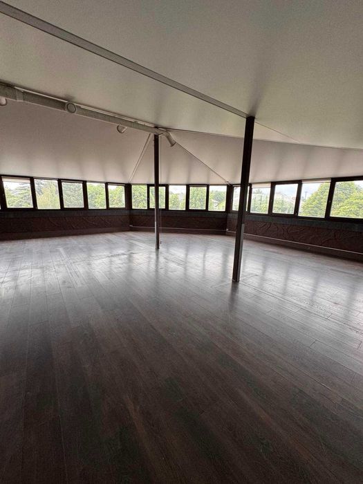 Продам велике комерційне окремостояче приміщення, м Нововолинськ