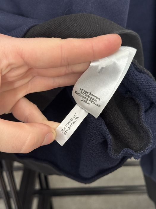 Свитшот Lacoste на лампасах