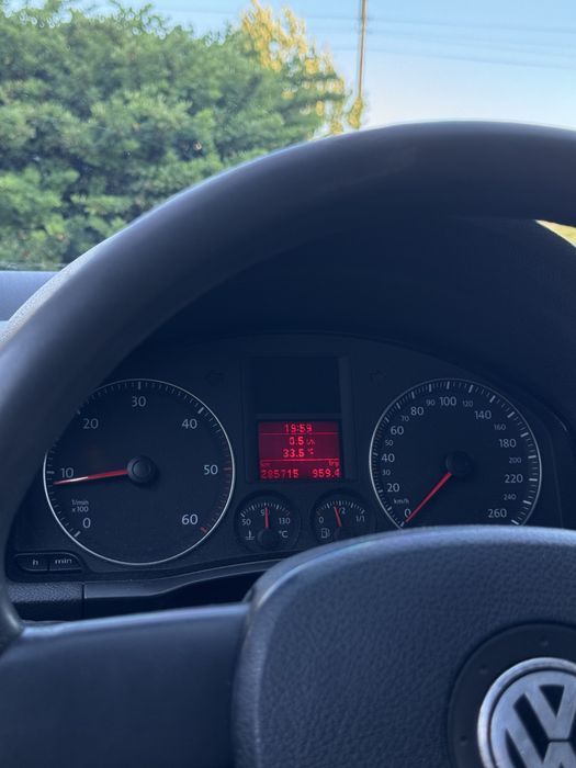 Volkswagen golf 5 (2004р)