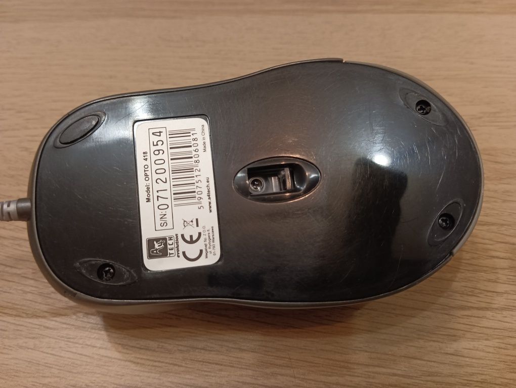 Myszka do komputera na kablu, wtyczka USB