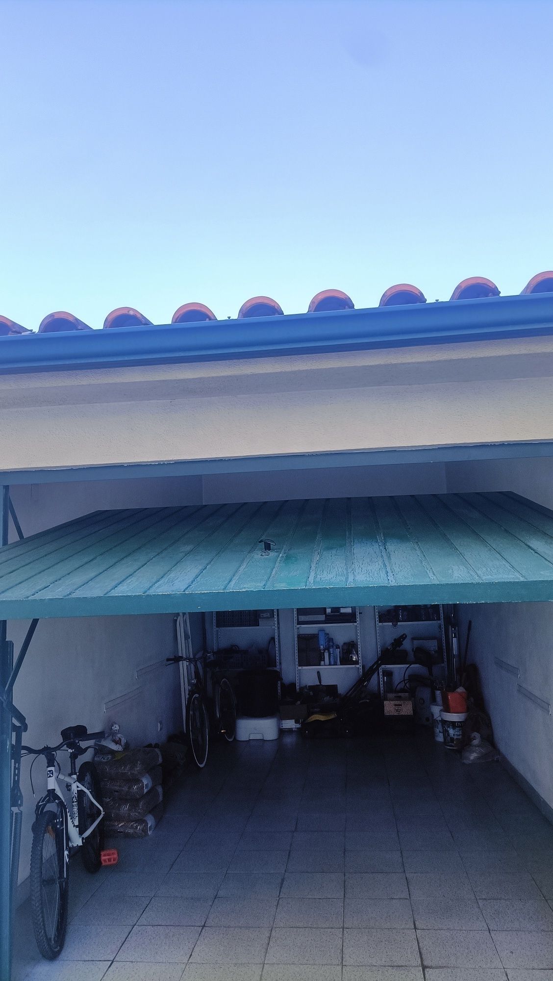 Portão de Garagem em perfeitas condições.