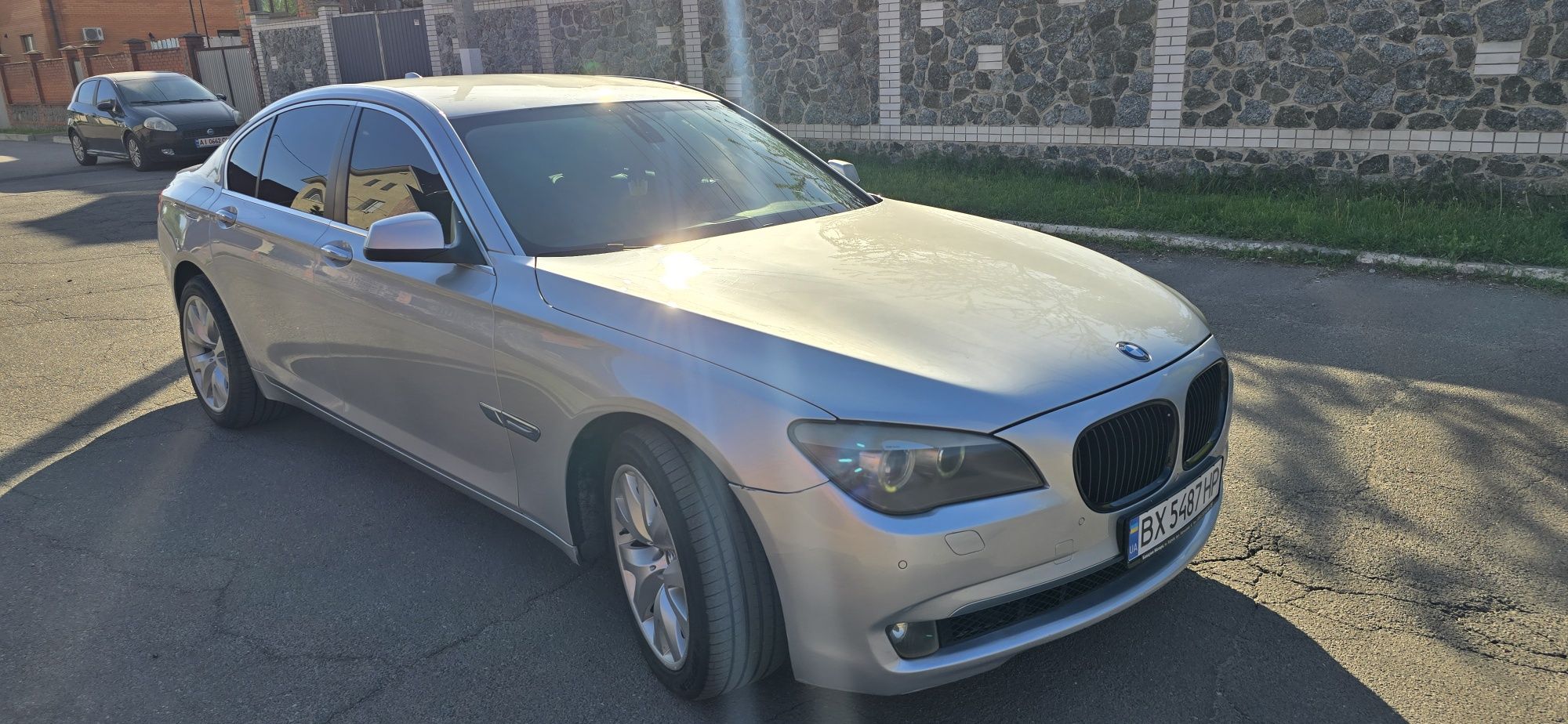 Продам BMW-7  740i