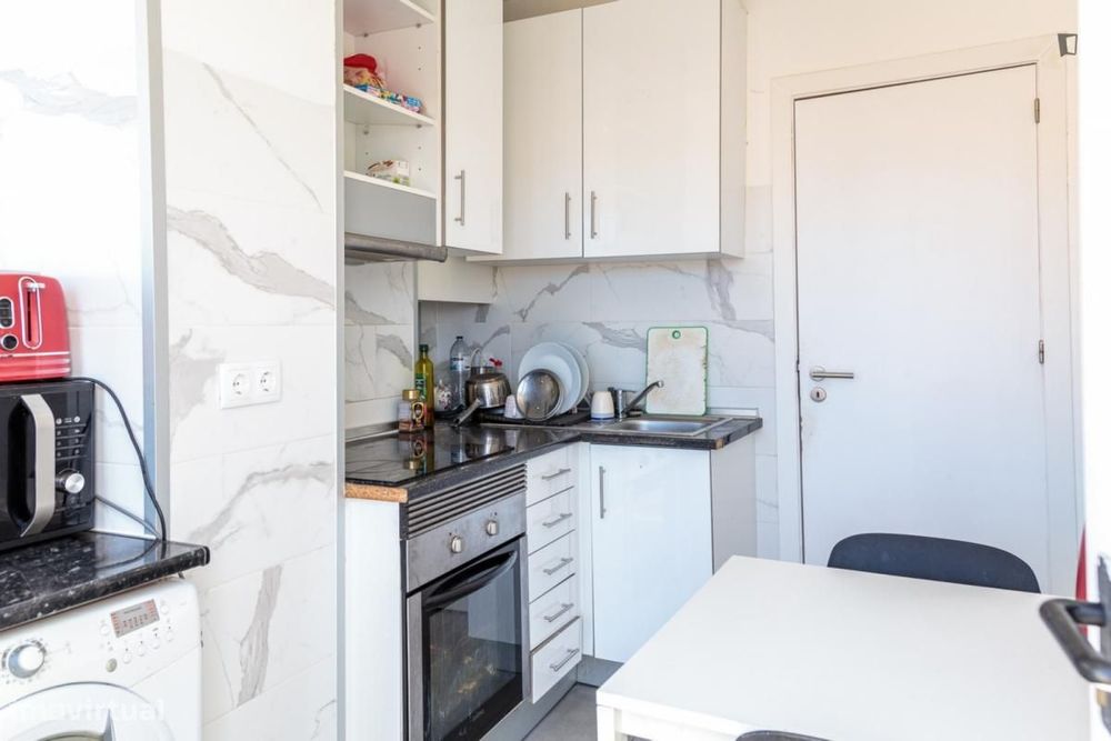 Quarto - localizado em Arroios Lisbon