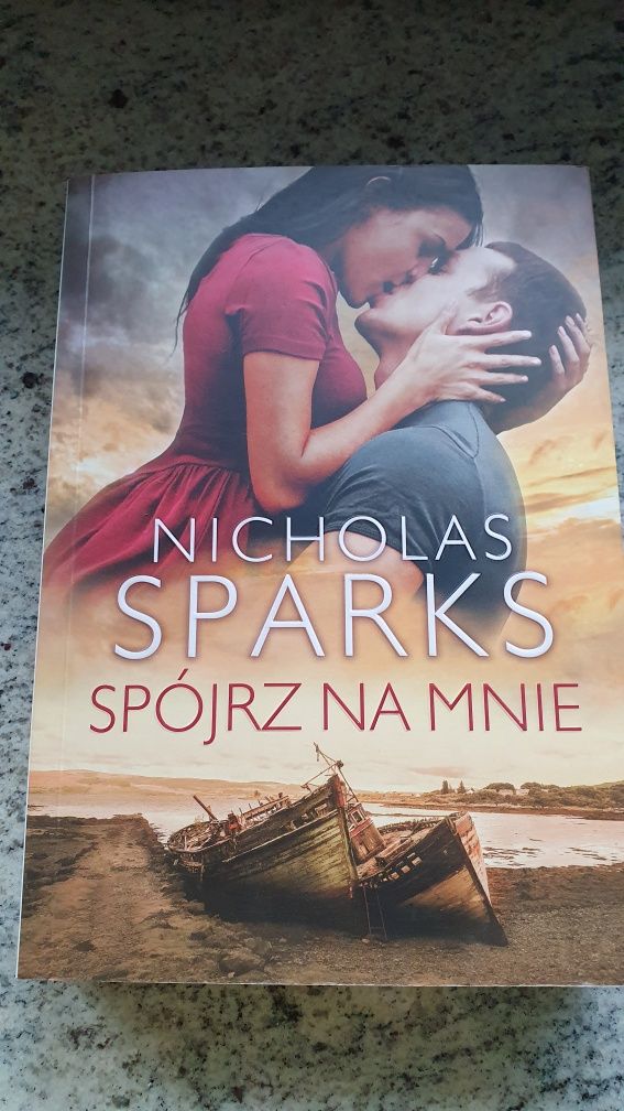 "Spójrz na mnie" N. Sparks