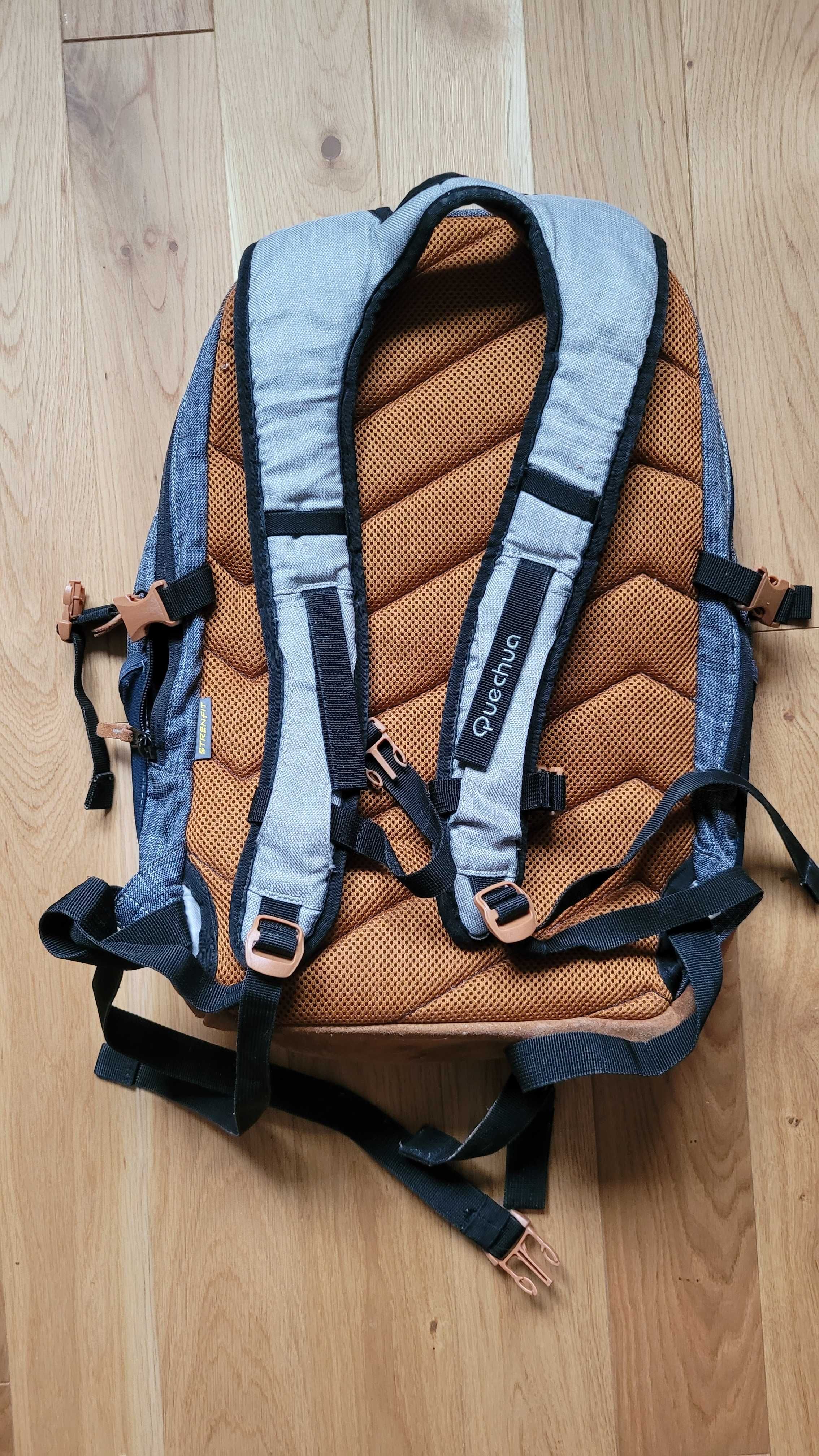 plecak QUECHUA ESCAPE 22LX na laptopa