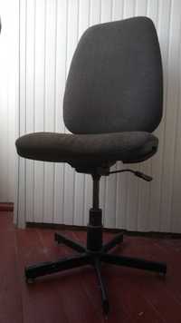 Крісло офісне комп'ютерне без роликів висота 55/110 сидіння 42х49 см