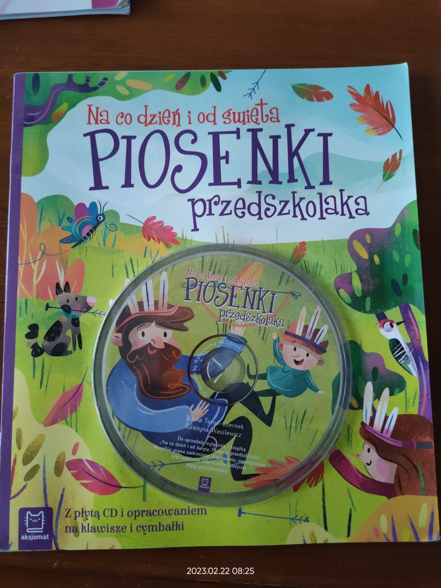 Dwie książki śpiewniki z CD i opracowaniem na klawisze i cymbałki