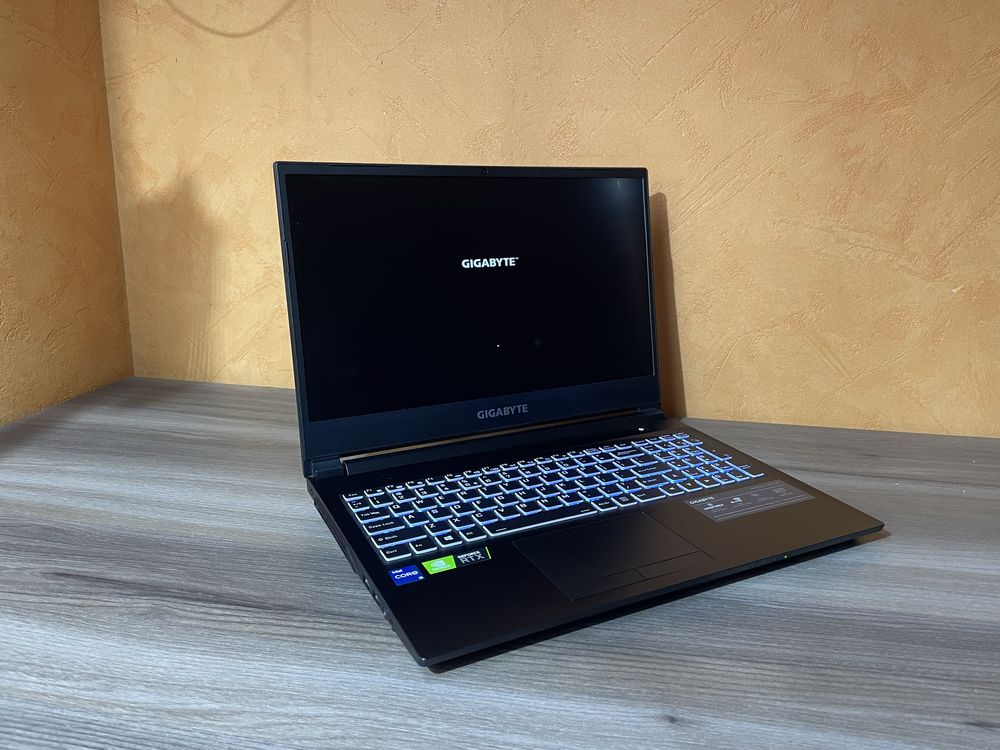 Свіжий Ігровий ноутбук Gigabyte(i5-11400H/RTX3050Ti/512/144hz IPS/16GB