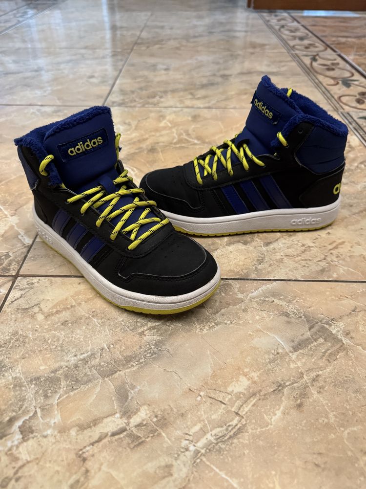 Демісезонні ботинки adidas 34 р-р