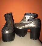 Botas Not Yet com lantejoulas