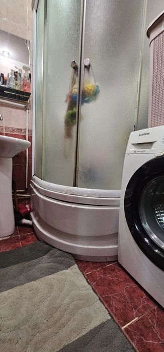 Чудова трьохкімнатна квартира по  Ю.Вороного