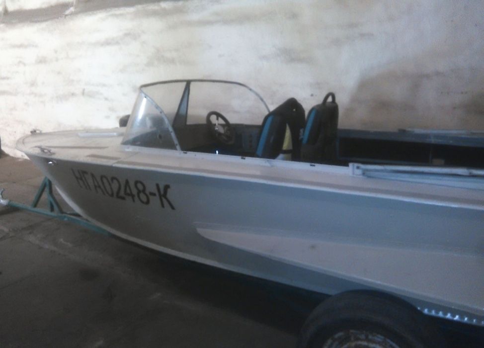 Моторний човен прогрес термінова продажа