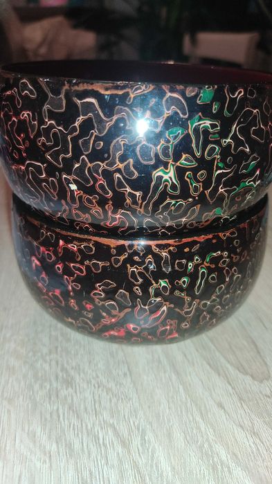 Conjunto de taças japonesas e pauzinhos