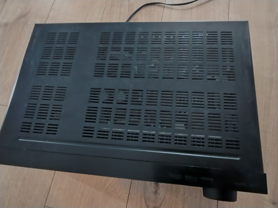 Amplituner Onkyo TX-NR509.