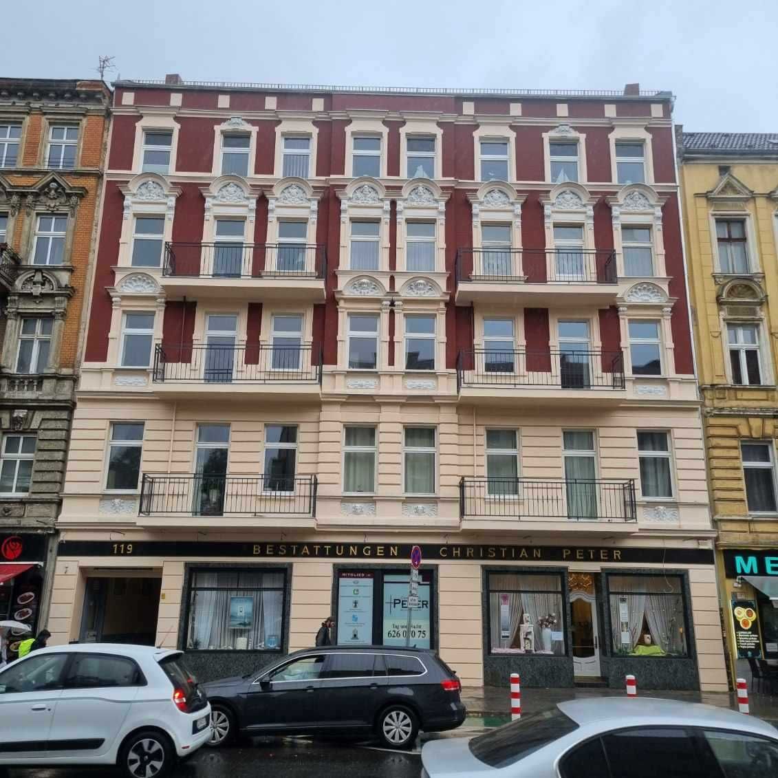 Sztukator montaż sztukaterii renowacja listwa przysufitowa Fasada