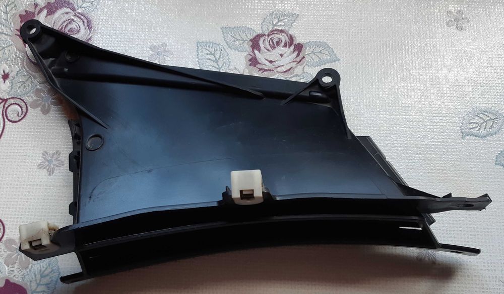 Воздуховод передній лівий BMW 7 G11/G12 16-19р. 51137347375. Оригінал