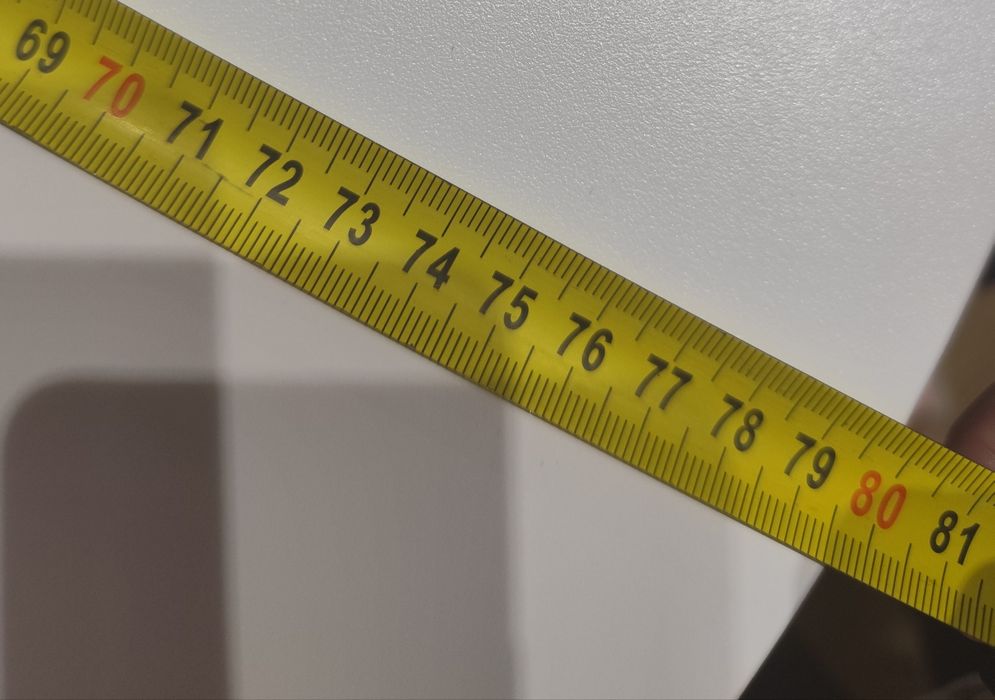 Stół okrągły nierozkładany średnica 80 cm.