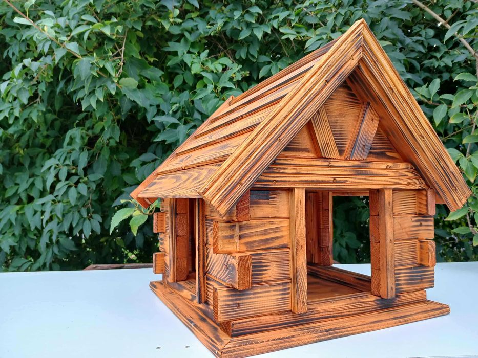 Karmnik dla ptaków typ chatka