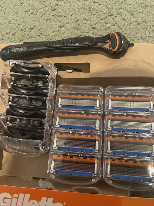 Gillette fusion5 maszynka + 12 wkładów 0710