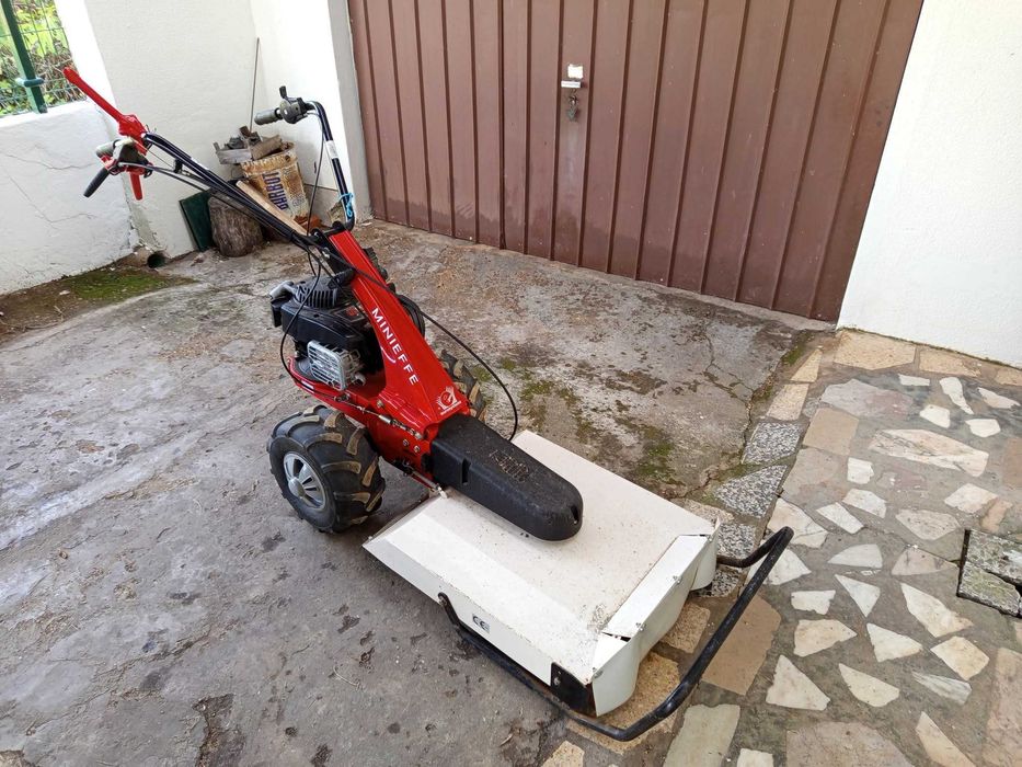 Corta Mato MNF 502 BRIGS 625 rodas 13X600-6 lâmina 13cm