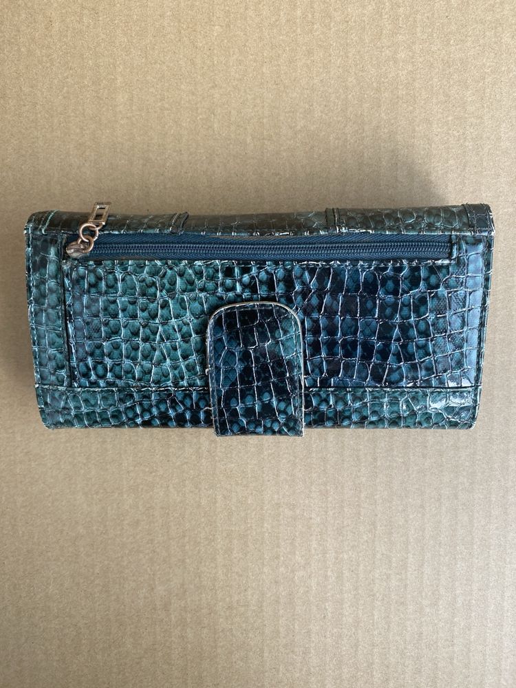 Carteira verde Guess