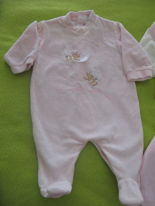 Roupa de bebé (menina) – 0 a 1 Mês: