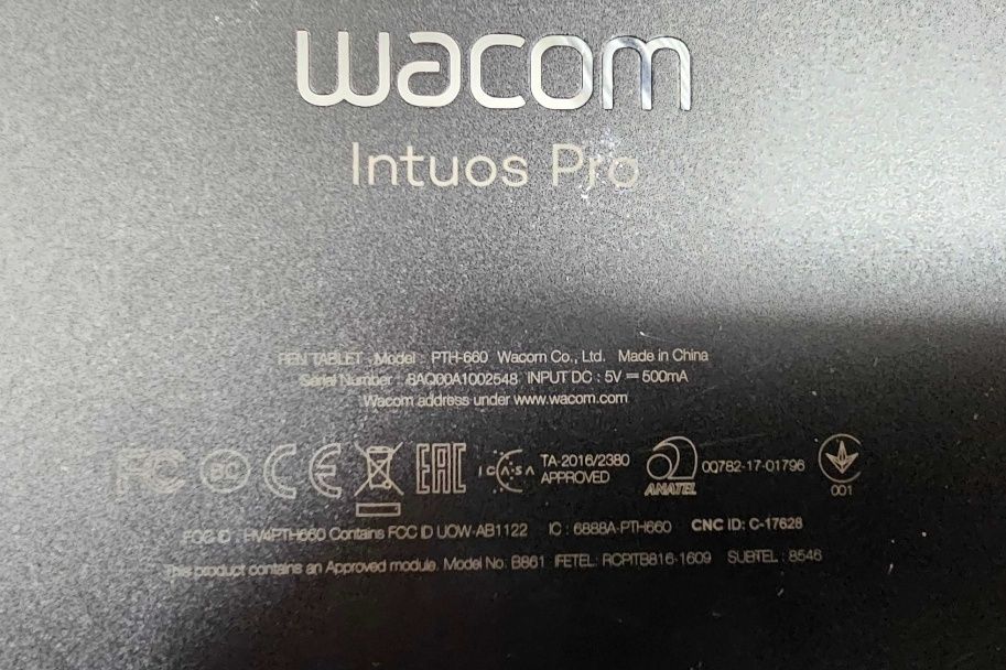 Графічний планшет Wacom Intuos Pro M (PTH-660)