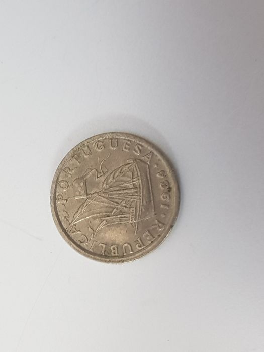 Moeda 2 escudos e 50 centavos (1984)