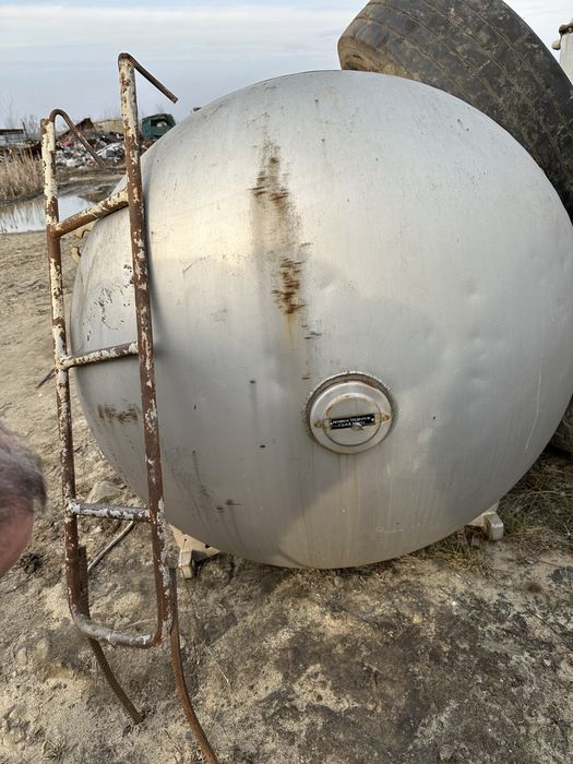 Ємність для перевезення рідкого кисню