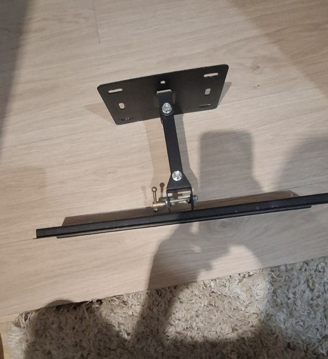 Wieszak na telewizor