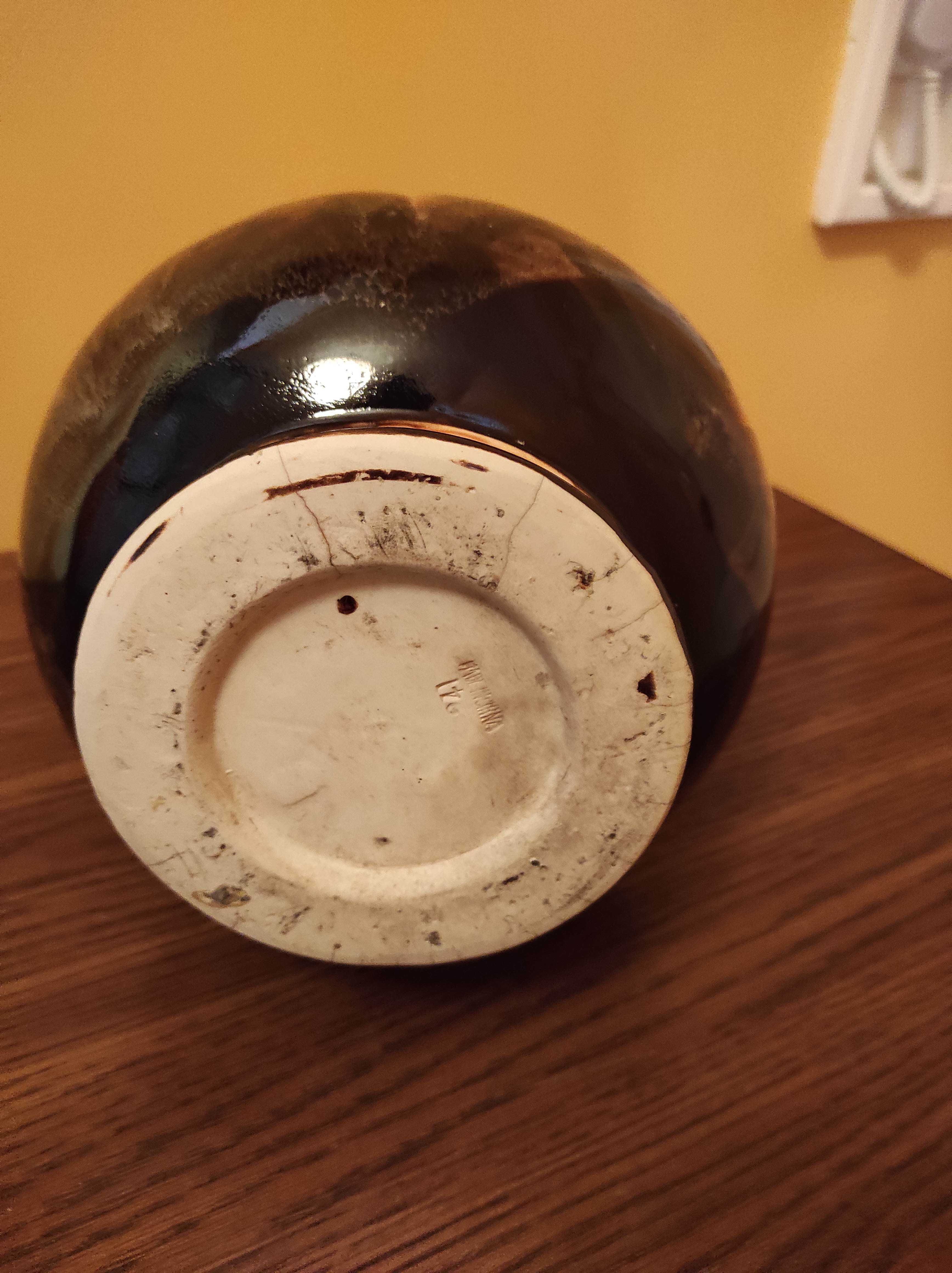 Vaso cerâmica oriental montanhas