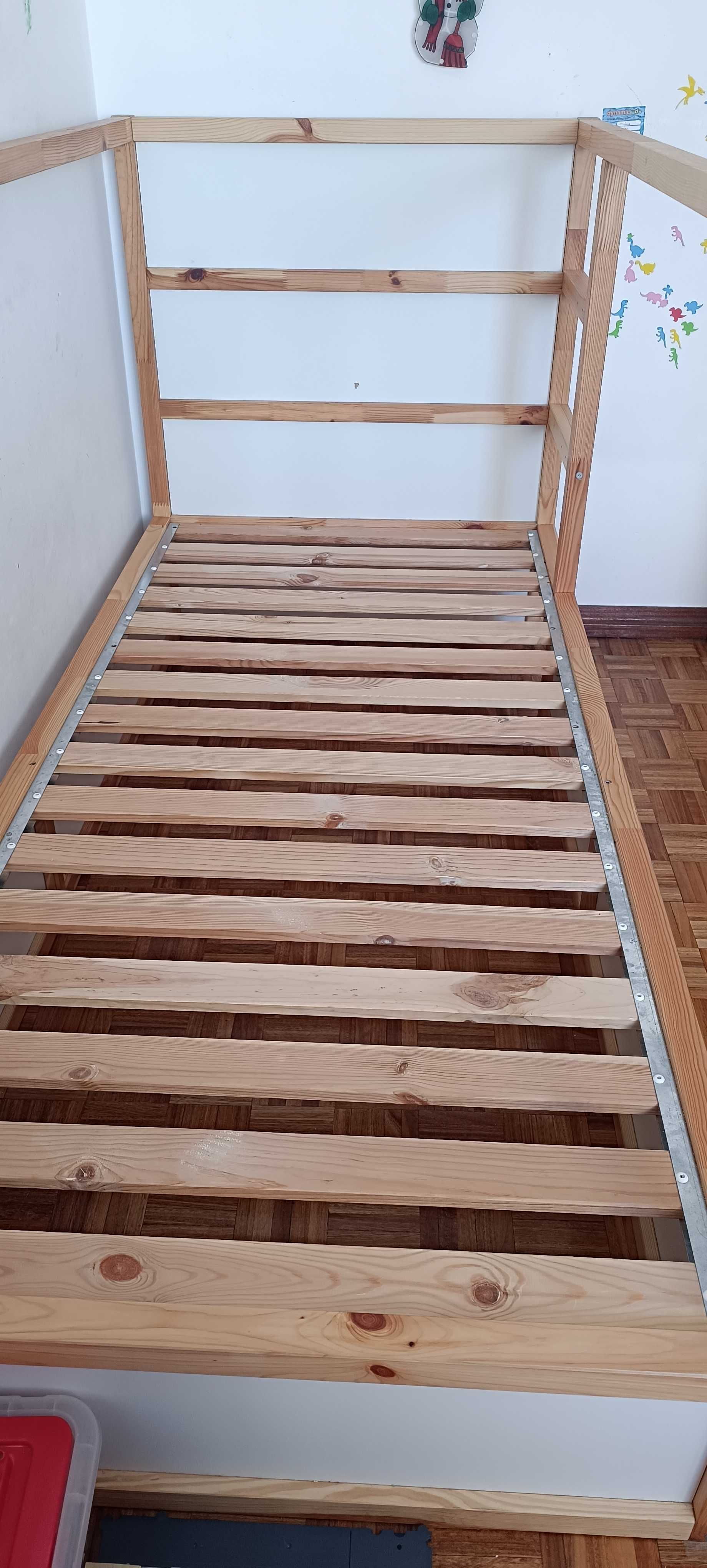 Cama de solteiro em bom estado