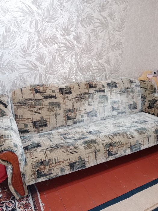Продам диван книжку