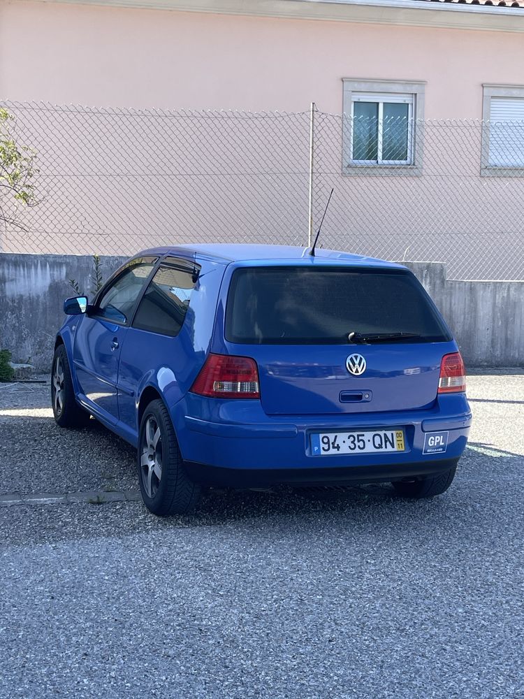 Vendo cara golf 4 tudo bem motor caixa não tem problema