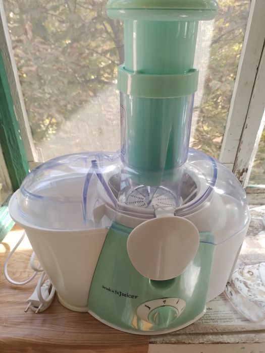 Соковыжималка электрическая