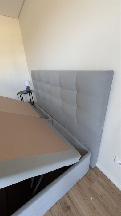 Sommier + cabeceira - 200x200 com arrumação