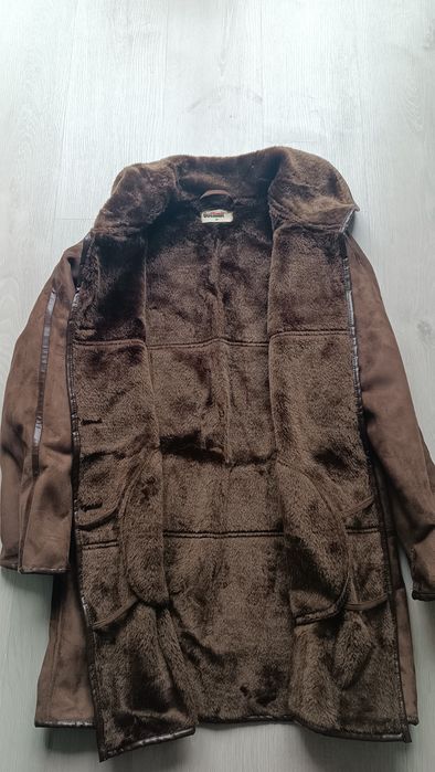 Casaco em pele castanho