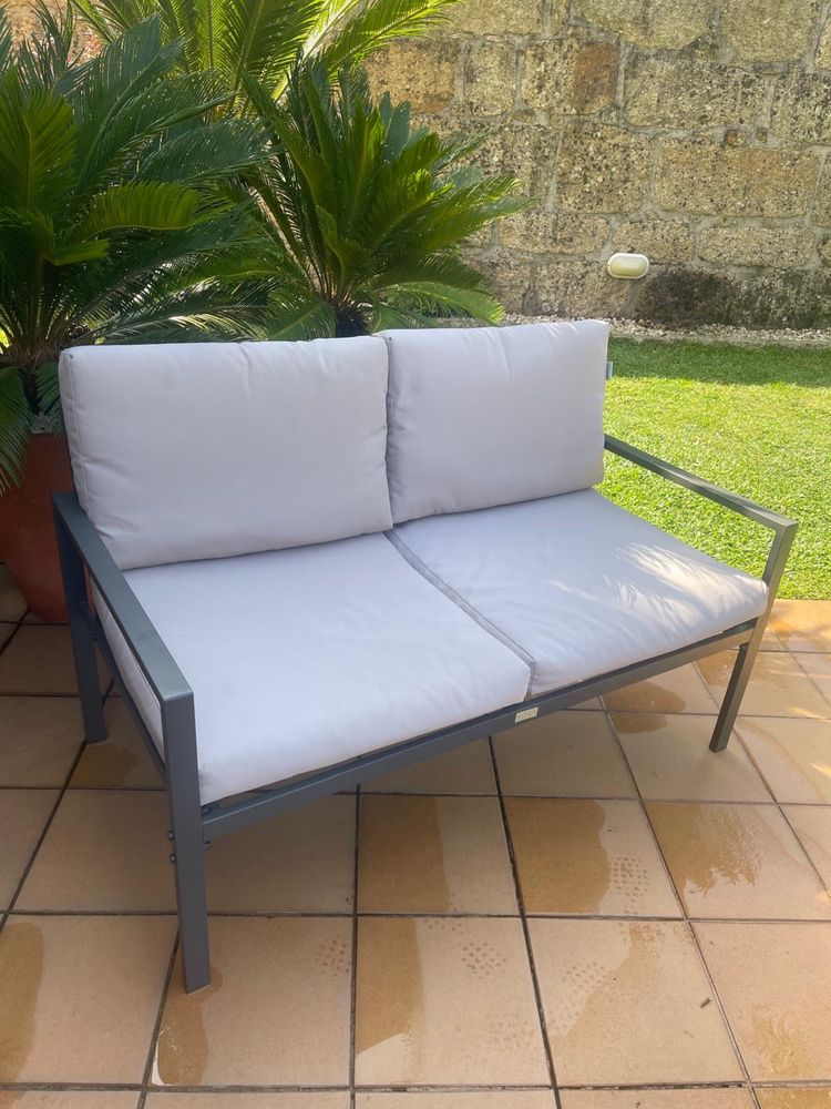 Sofa de jardim lugares.
