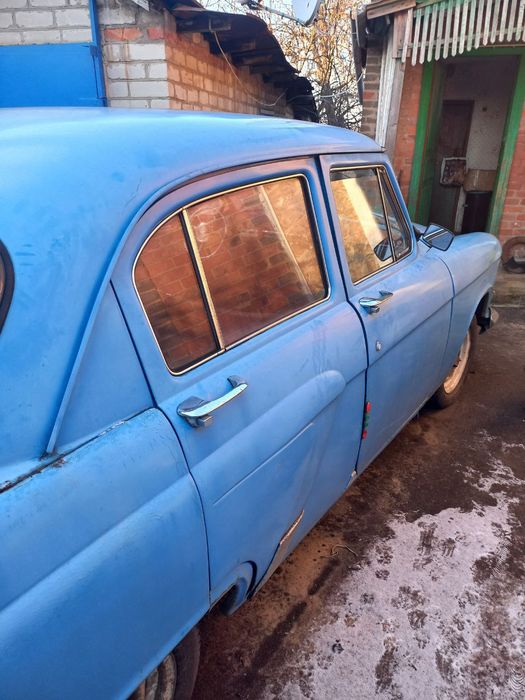 Газ 21 , по техпаспорту, на ходу.