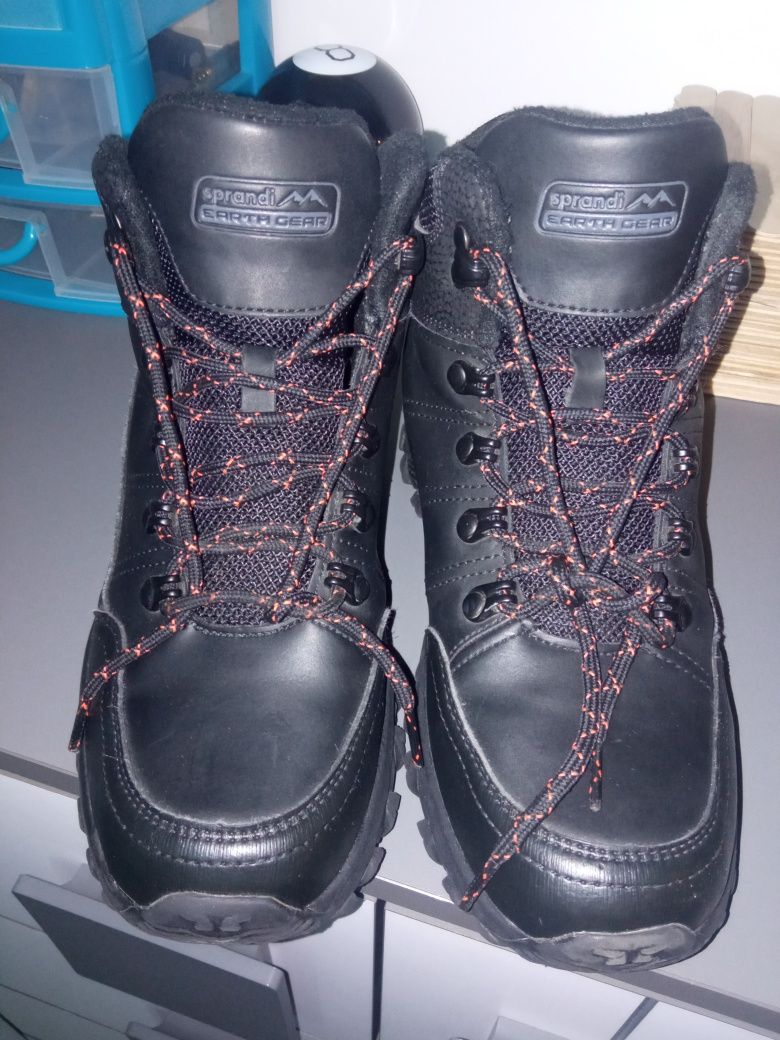 Buty zimowe r.37