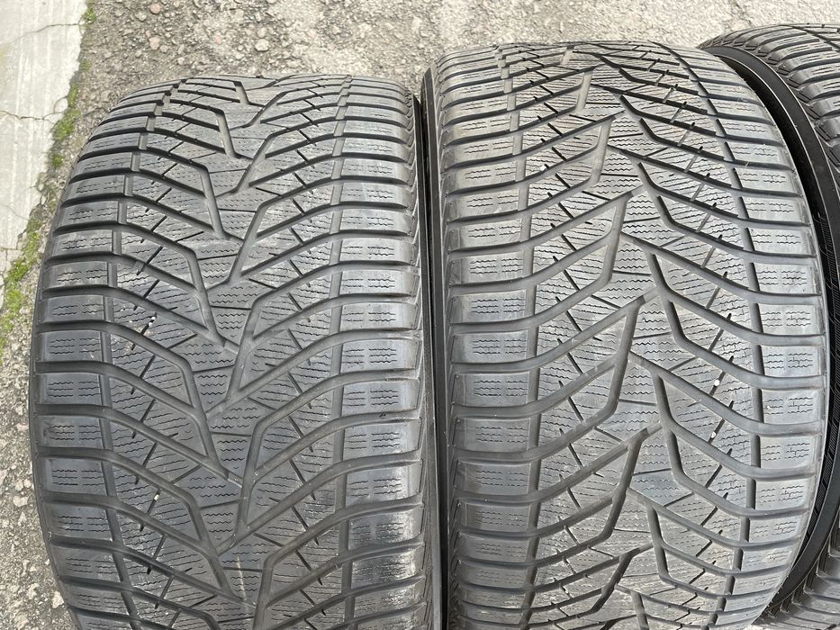 Зимова резина 275/40 R21, 315/35 R21 Yokohama Bluearth winter