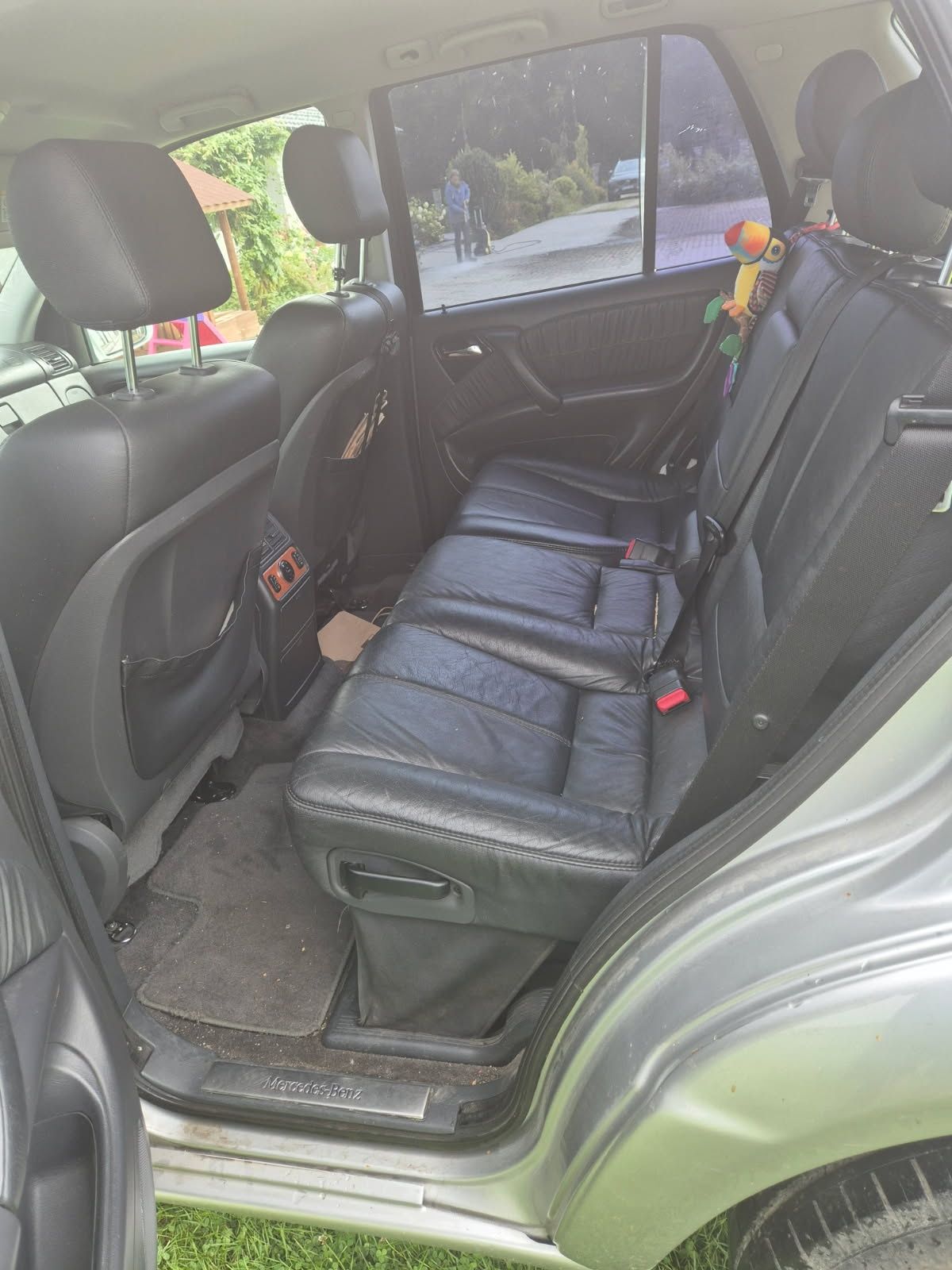 sprzedam samochód marki mercedes ML 270 CD1