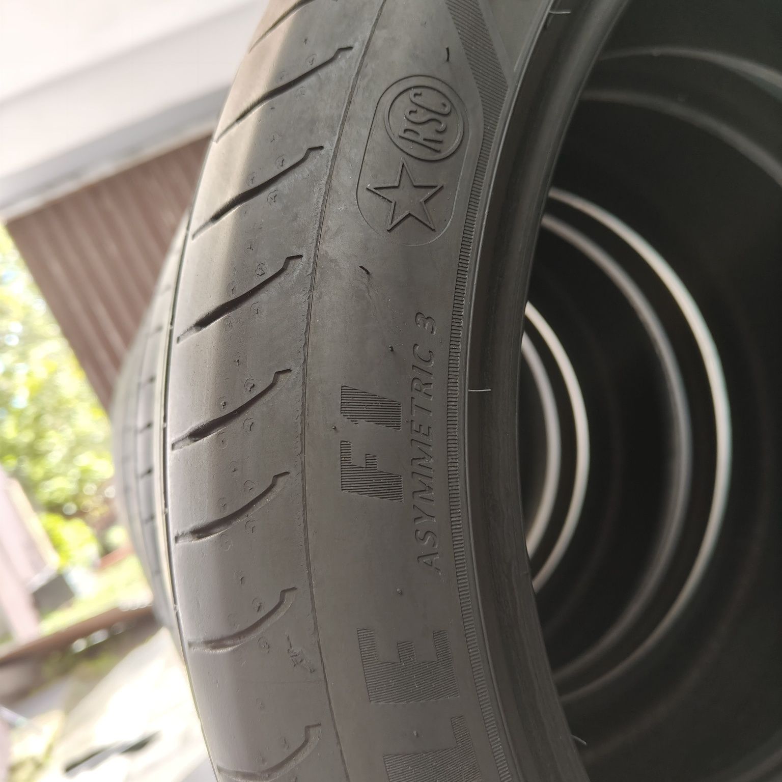 225/45/19 XL Run Flat Goodyear