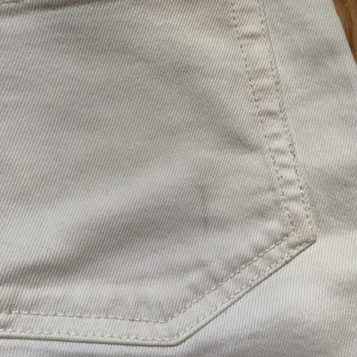 Білі джинси від H&M