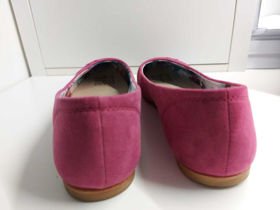 Sapatos novos em camurça senhora