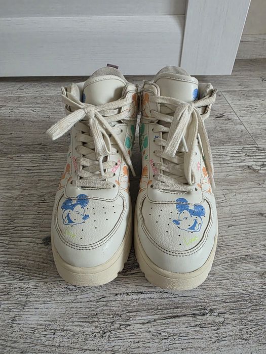 Хайтопи  Zara для дівчинки.
